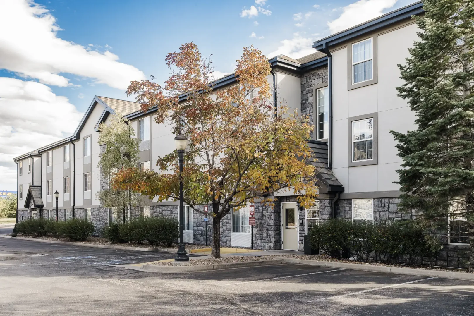 ville 7877 front view