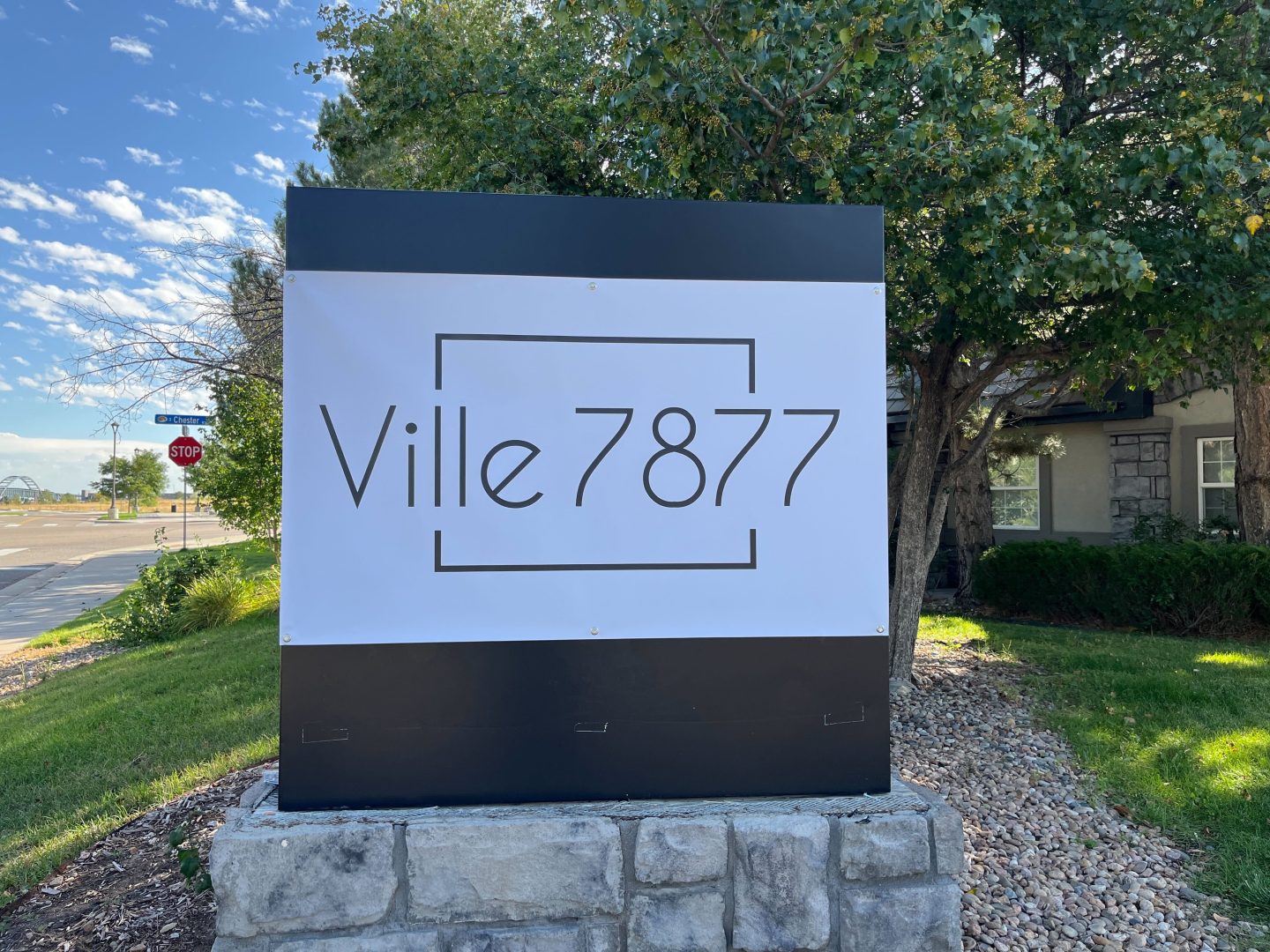 Ville 7877 sign